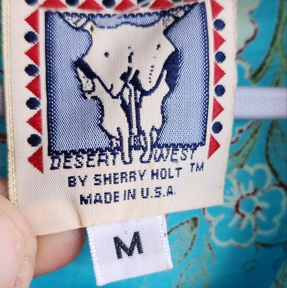 DESERT WEST BY SHERRY HOLT WESTERN OUTFIT - Picture 4 of 9